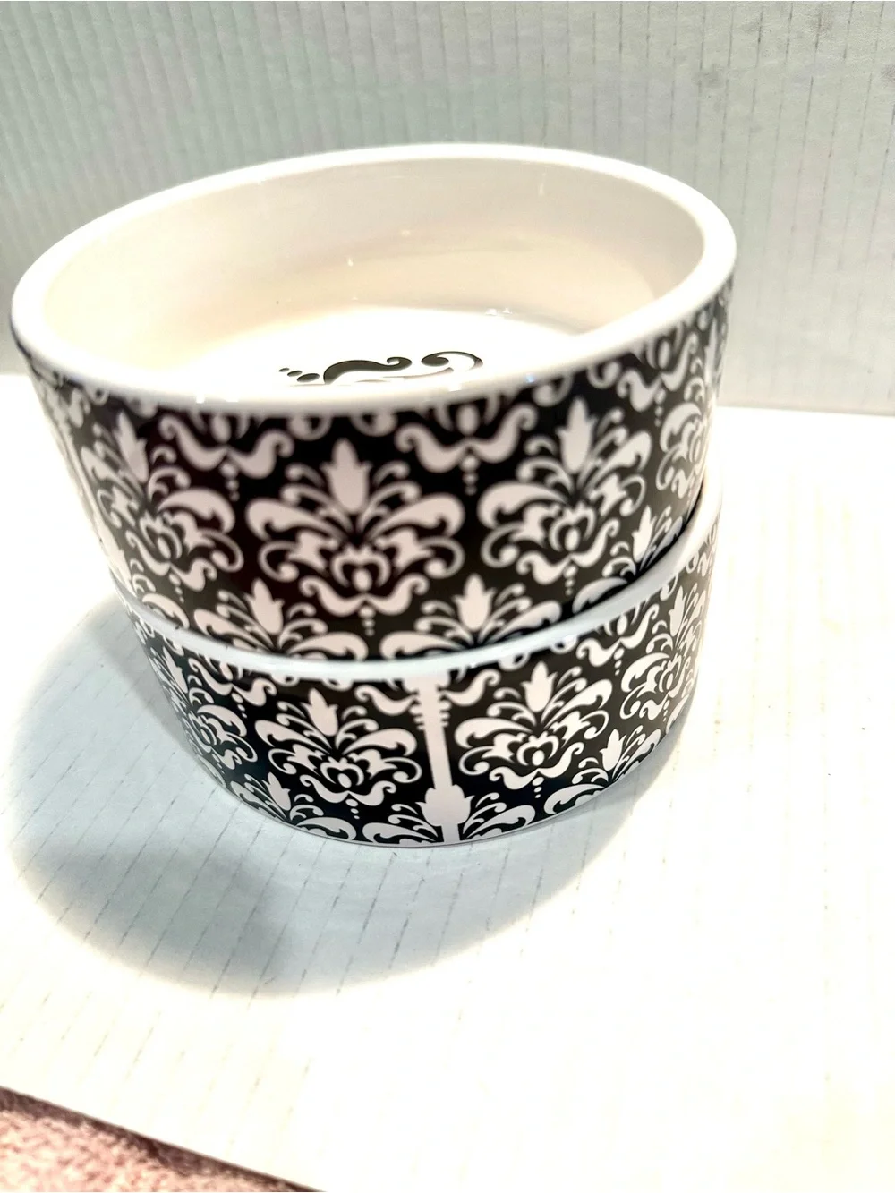 Room Creative Chateaux Set of Two White Pet Ceramic Bowls with Black Damask